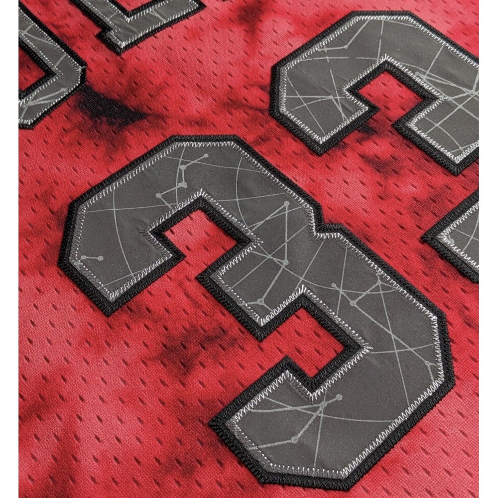 NWT Chicago Bulls Scottie Pippen #33 Mitchell & Ness Swingman Men size MEDIUM - Picture 6 of 10